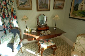 Dressing table